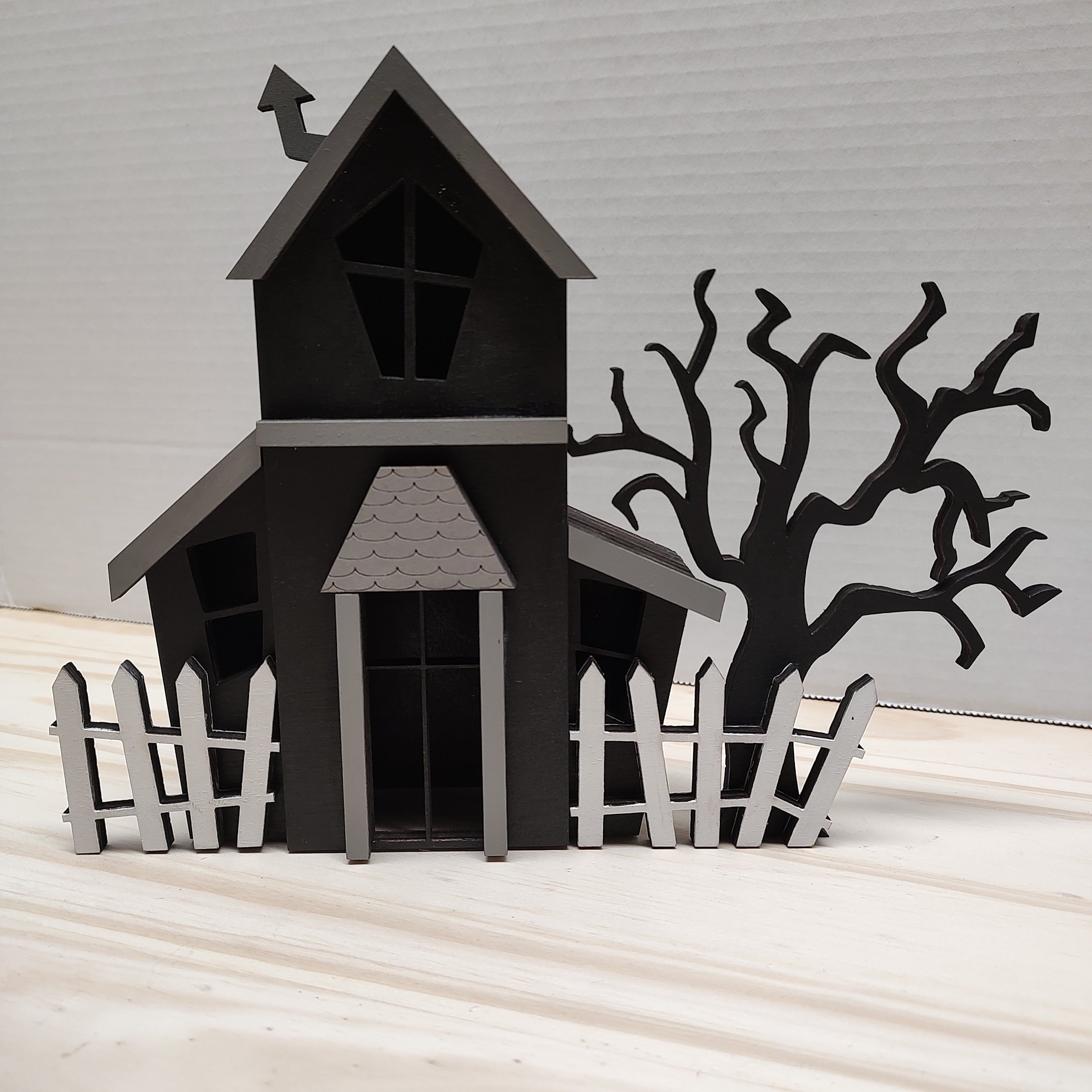 light up Halloween house – oyerdesign