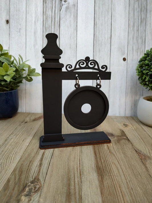 Black month and round holder